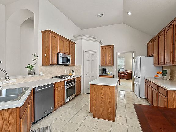 4th image of 3613 Andrea Dr