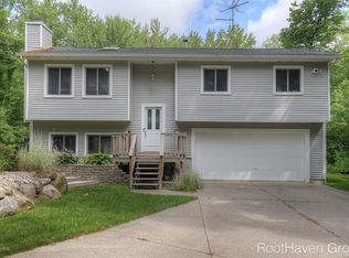 6741 Nineteen Mile Rd NE, Cedar Springs, MI 49319