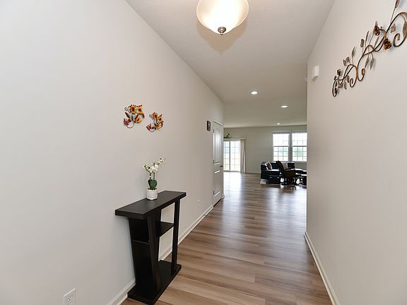 2nd image of 6013 Meadowview Dr