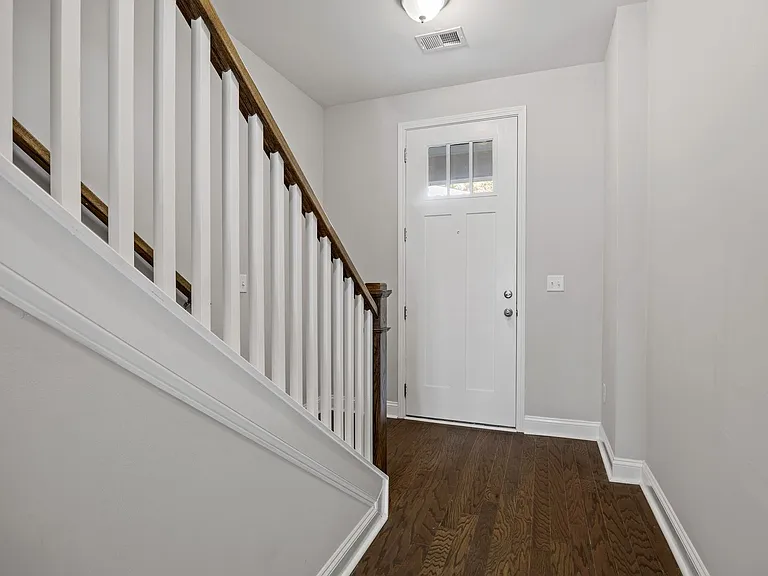 4 Tatum Ln — Photo 6