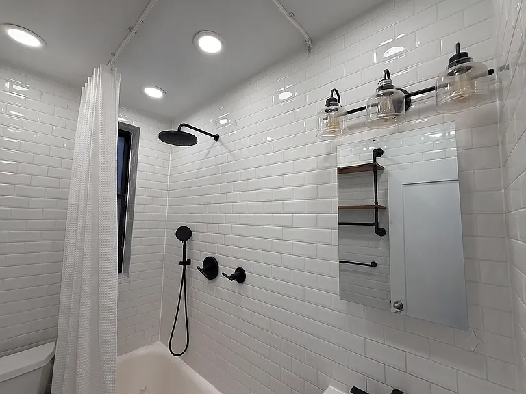 7002 Ridge Blvd #C1 — Photo 3