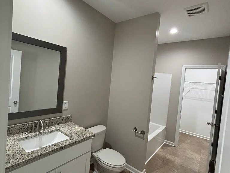 115 Tiffany Park Cir #B — Photo 7
