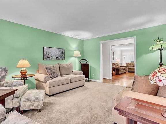 5th image of 2099 Gunstock Dr