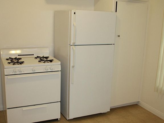 3rd image of 820 Idaho Ave APT 2