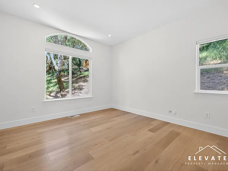 9400 Chalk Hill Rd — Photo 27