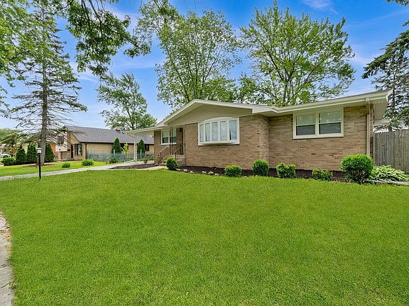 3rd image of 3245 S Manor Dr