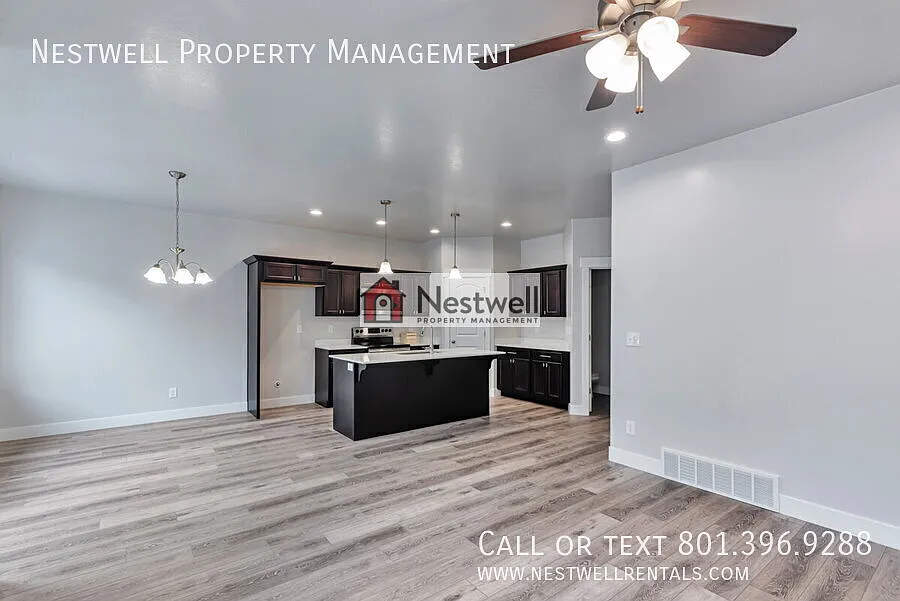 Beautiful and modern townhome in Lehi! — Photo 4