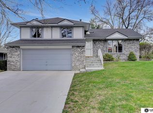 5220 S 66th Street Cir, Lincoln, NE 68516