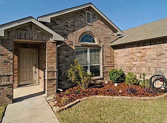 2nd image of 5204 Beacon Ln
