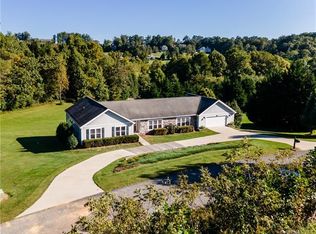 239 Bradford Hill Rd, Mills River, NC 28759