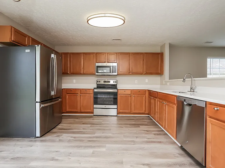 352 Stewart Springs Dr — Photo 8