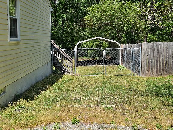 3rd image of 4548 Twelveoaks Rd