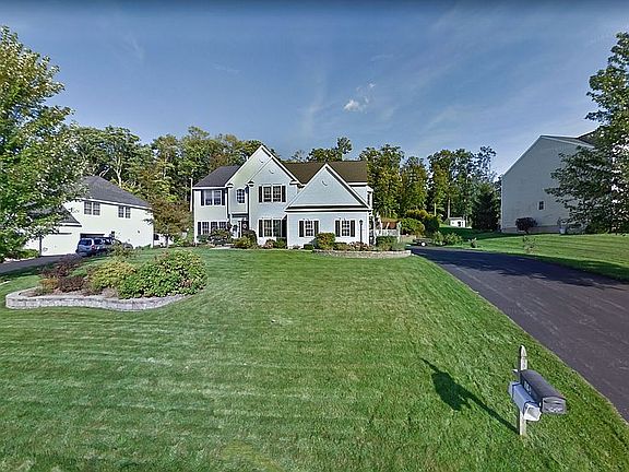 2nd image of 15 Towpath Ln