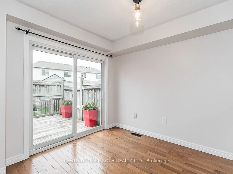 430 Mapleview Dr E #18 — Photo 12