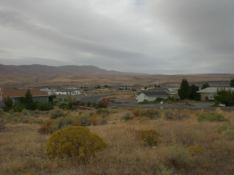 2nd image of 850 Desert Aire Dr SW