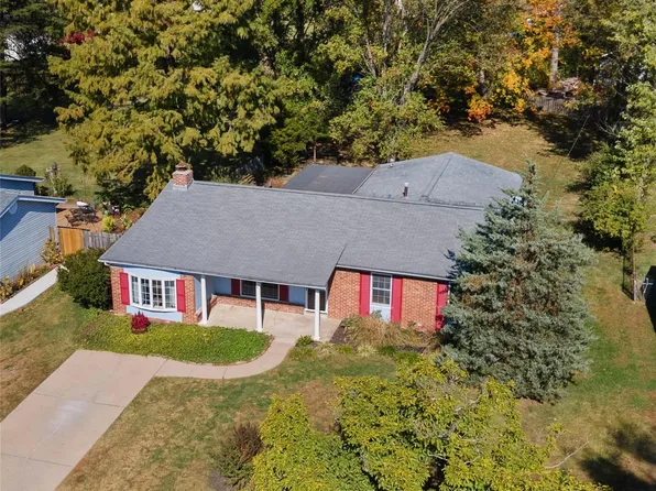 105 Whitewater Dr, Manchester, MO 63011