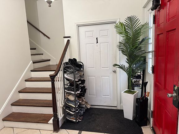 5th image of 619 Union St APT 4