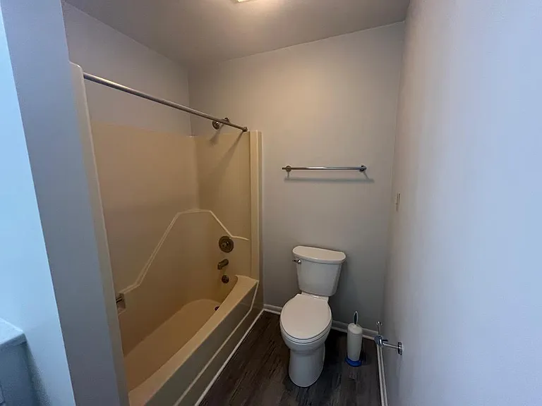 137 Jamestown Rd #C — Photo 15