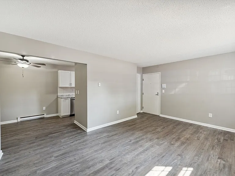 4013 Harvest Ln — Photo 8