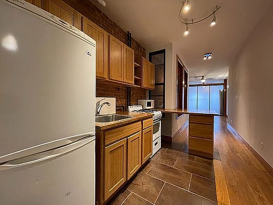 2nd image of 2250 1st Ave APT 2S