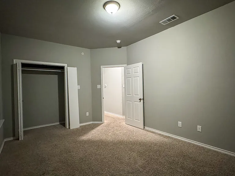 2311 Abilene St — Photo 12