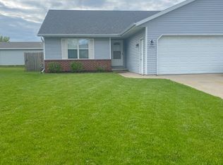 1256 Crown Ct, De Pere, WI 54115