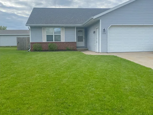 1256 Crown Ct, De Pere, WI