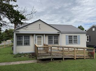 1373 Garden Dr, Kingsport, TN 37664
