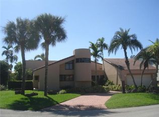 19020 S Saint Andrews Dr, Hialeah, FL 33015