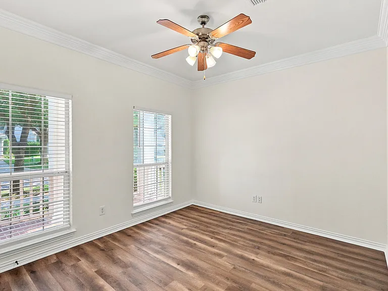 3403 Oakleigh Ln — Photo 11
