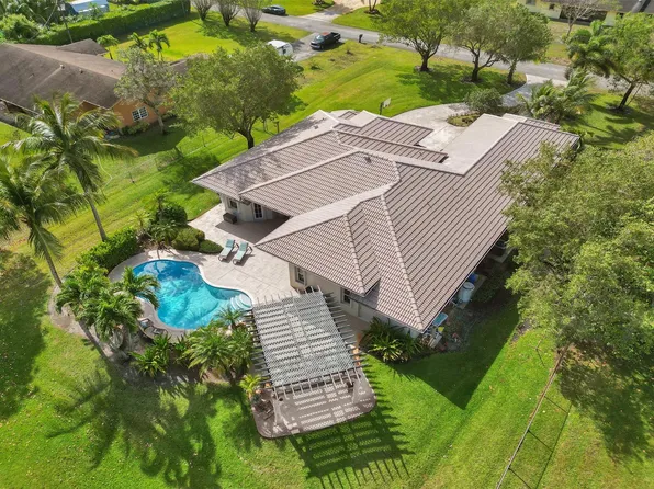 13711 SW 18th Court, Davie, FL 33325