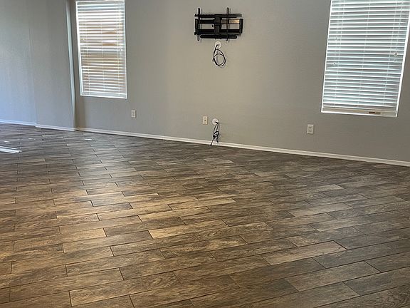4th image of 3016 W White Feather Ln