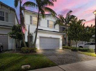 4542 NW 48th Ter, Tamarac, FL 33319
