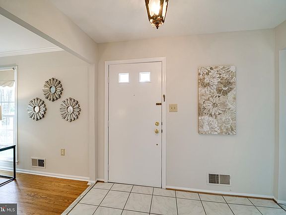 3rd image of 2103 Lakeshire Dr
