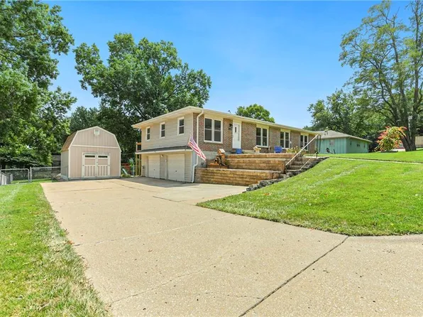 1425 Western St, Leavenworth, KS 66048