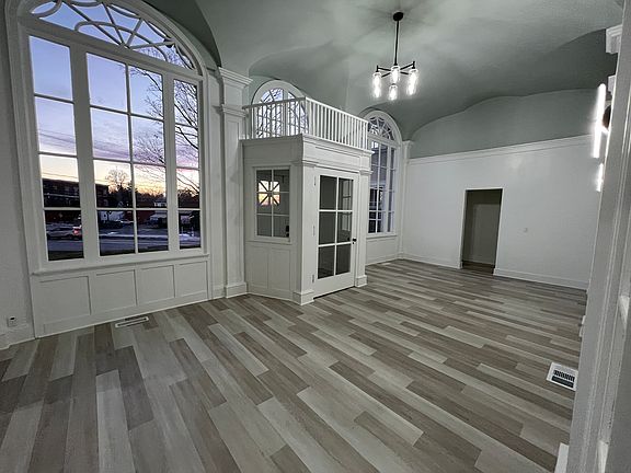 2nd image of 105 Medina St