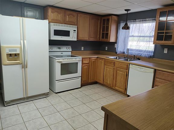 3rd image of 535 Keeney Dr