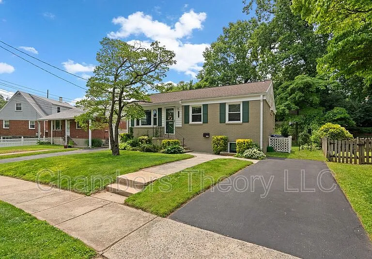 3904 Lantern Dr — Photo 40