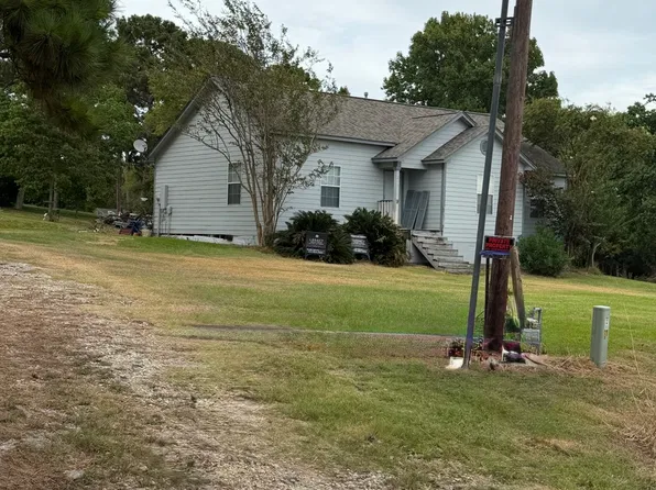 211 E COMMERCIAL AVE, Onalaska, TX 77360