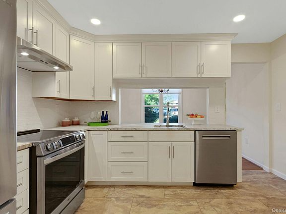 3rd image of 342 Sierra Vista Lane #342