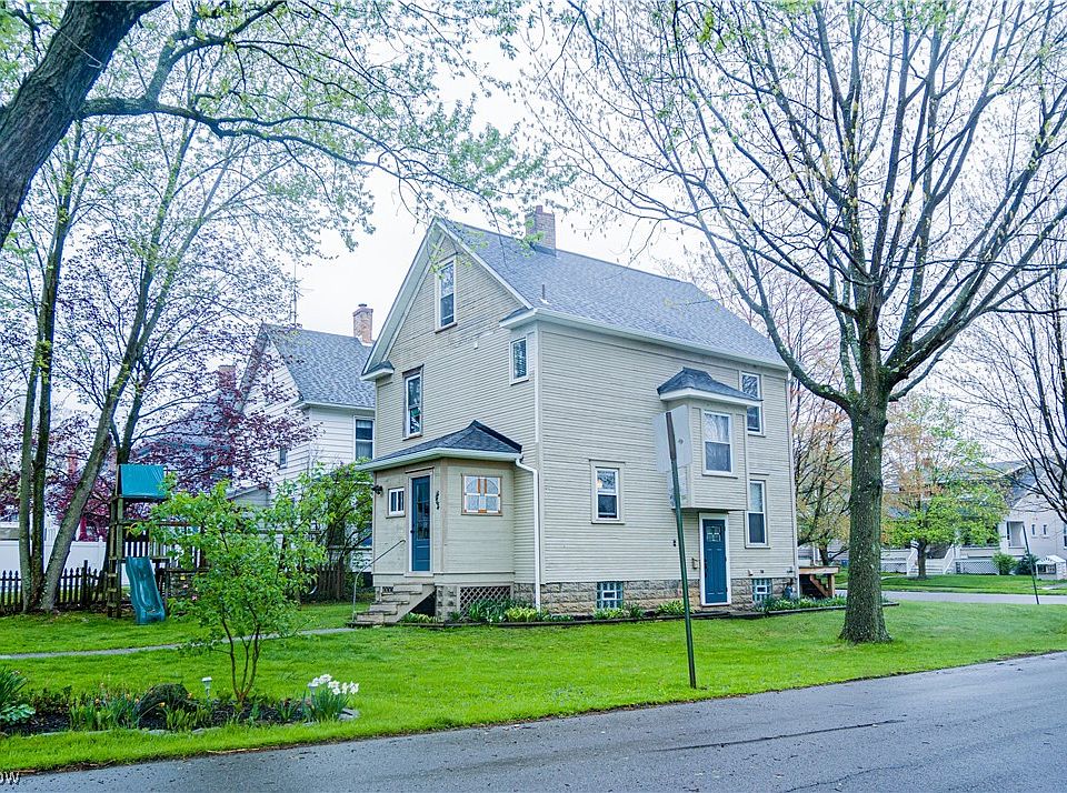 1st image of 148 W Grant St
