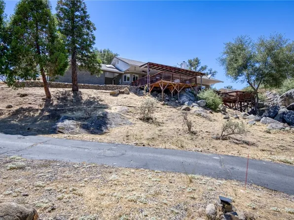 30850 Yosemite Springs Dr, Coarsegold, CA 93614