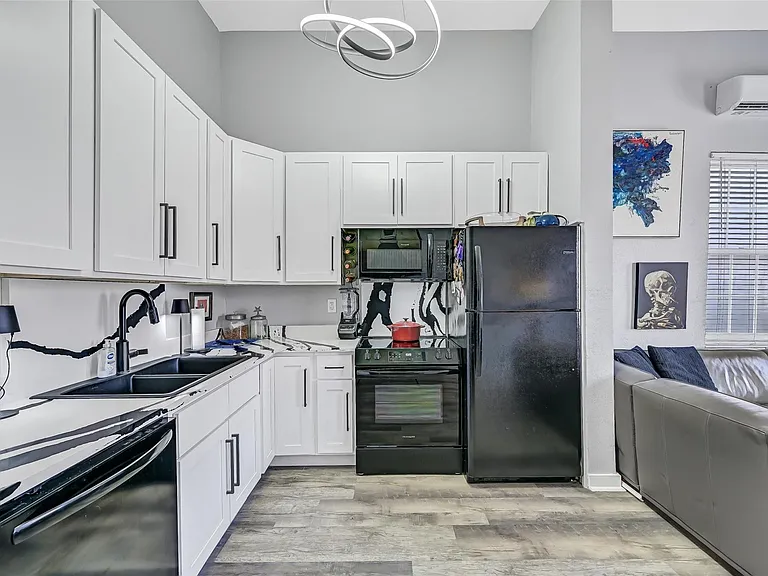 1820 Market St #2 — Photo 16