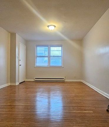 3rd image of 354 Devereaux Ave Floor 1