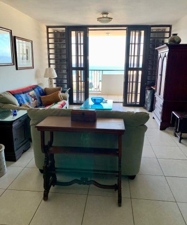 2nd image of 954 Avenue Ponce De Gln