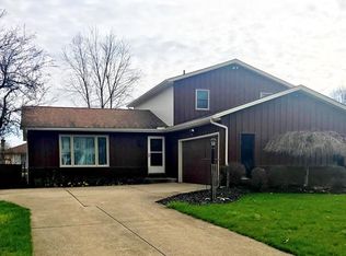 9741 Applewood Rear Dr, North Royalton, OH 44133