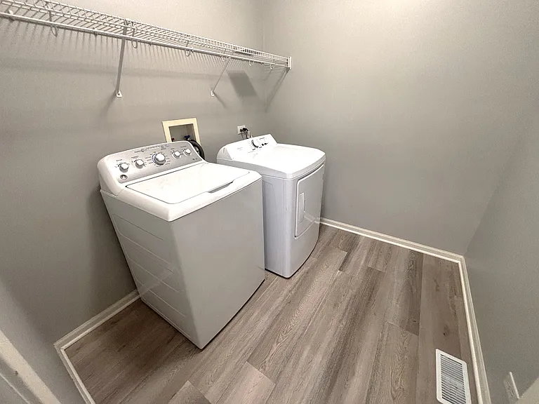 1527 Somerfield Dr — Photo 15