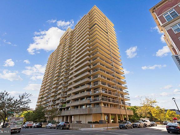 3rd image of 400 Madison St APT 508