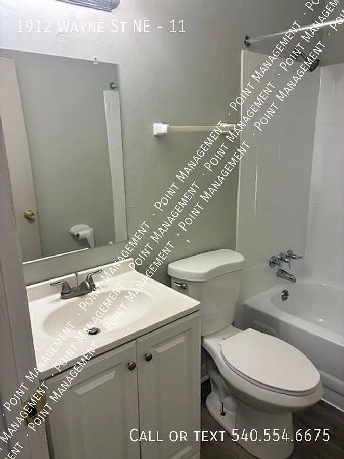 Top Floor Updated 2 Bed 1 Bath — Photo 3