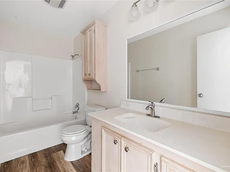 1105 W Stubbs St #C — Photo 12